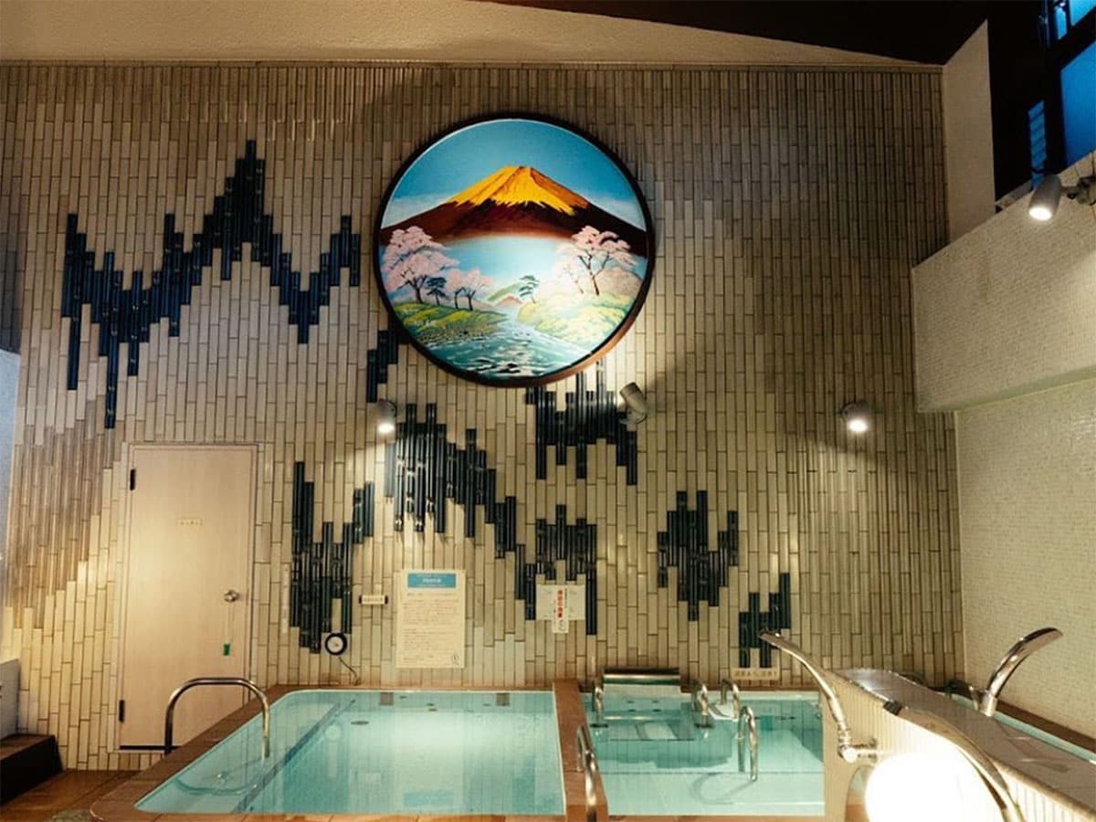 文化浴泉の浴場と富士山のペンキ絵